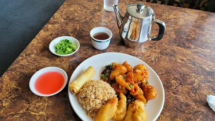Lucky Star Chinese Restaurant 3