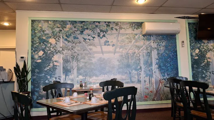 Little Peking Chinese Restaurant 10