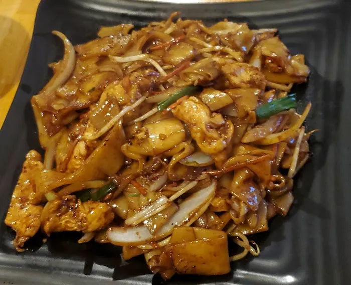 Pau's Asian Kitchen 1