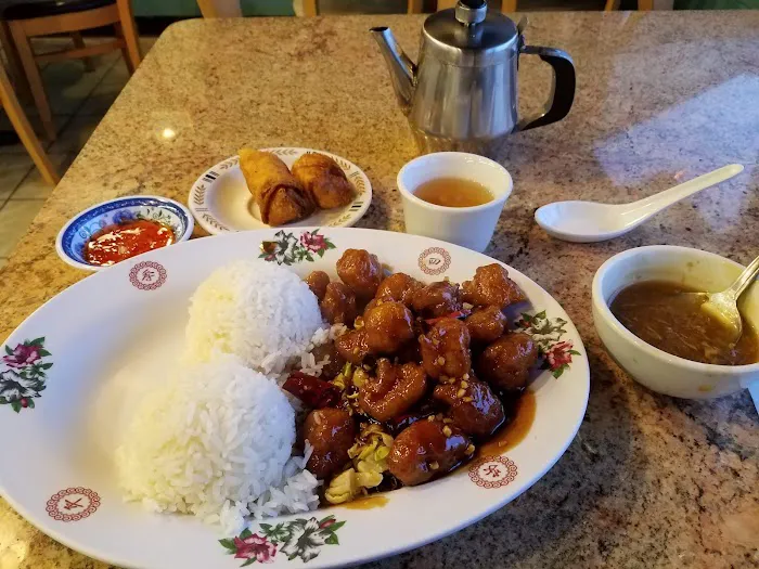 Lucky Chinese Restaurant 10