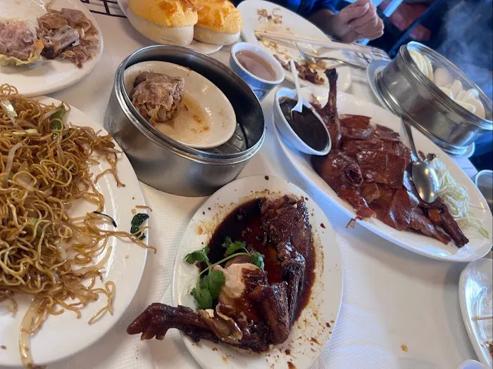 T & T Seafood Restaurant 9