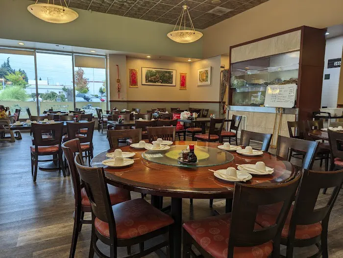 T & T Seafood Restaurant 10