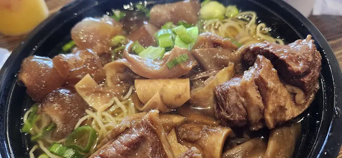 Lucky Barbecue & Noodle House 7