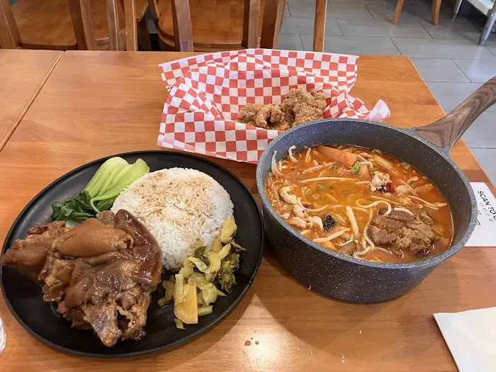 Lee's Kitchen 3