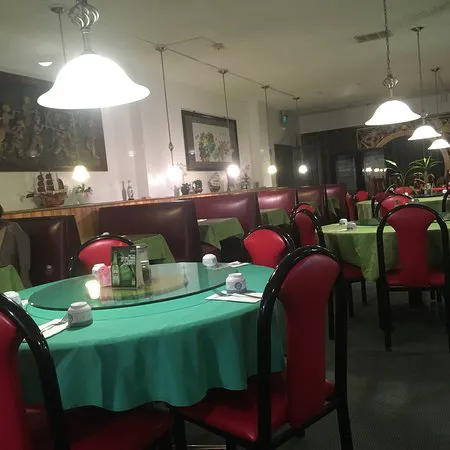 Jade Garden Chinese Restaurant & Lounge 4