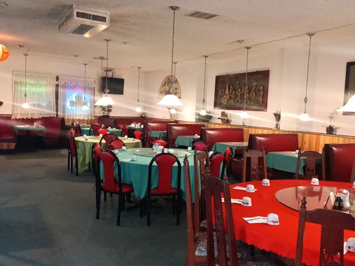 Jade Garden Chinese Restaurant & Lounge 9