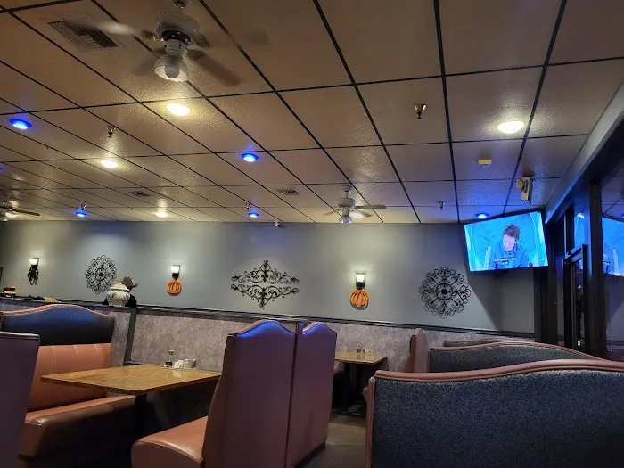 Maxi's Chinese Restaurant and Lounge 4