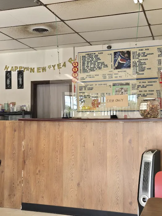 Ho's Chinese Restaurant 4