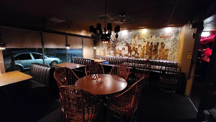 Republic Cafe and Ming Lounge 6