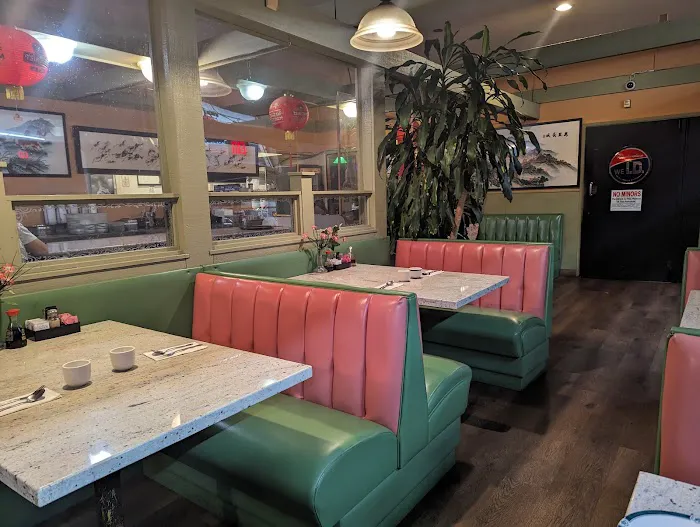 Jumbo | Restaurant & Lounge 8