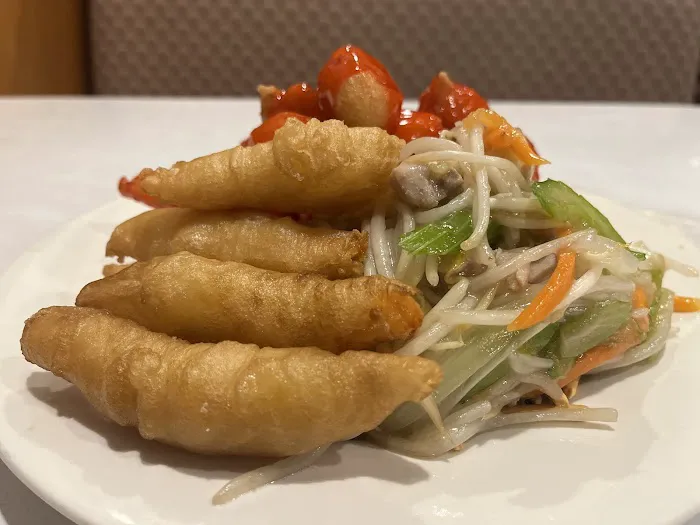 Yen's Chinese Restaurant 7