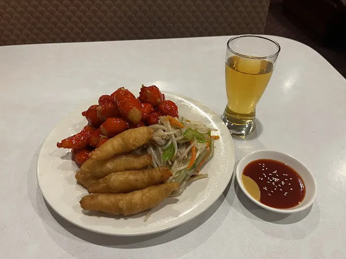 Yen's Chinese Restaurant 8