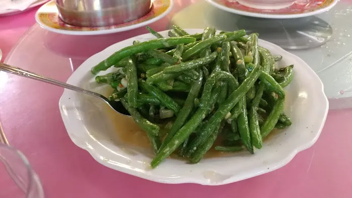 Powell's Seafood Restaurant 1