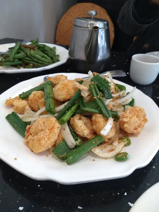 Powell's Seafood Restaurant 4