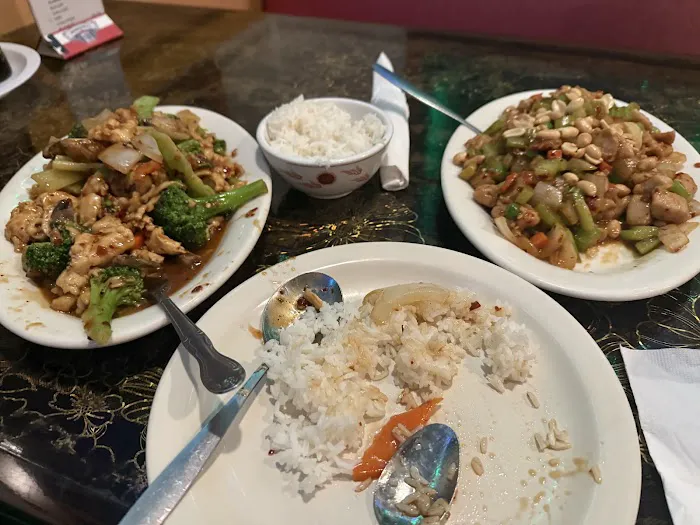 Happy House Chinese restaurant and lounge 8