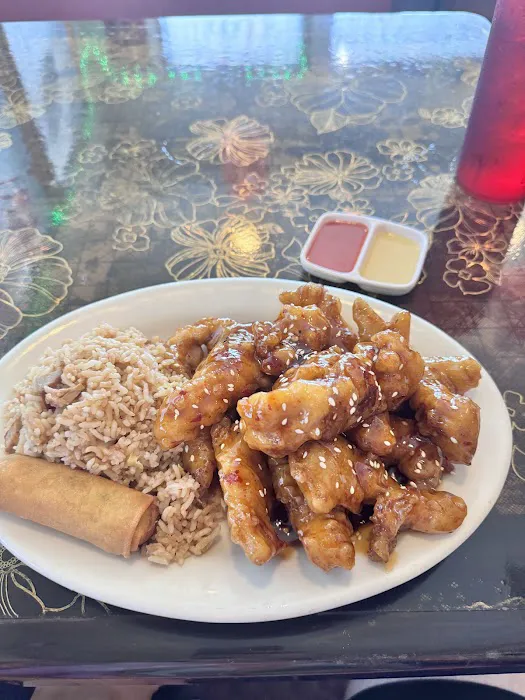 Happy House Chinese restaurant and lounge 7
