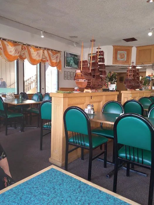 Happy Family Restaurant 3