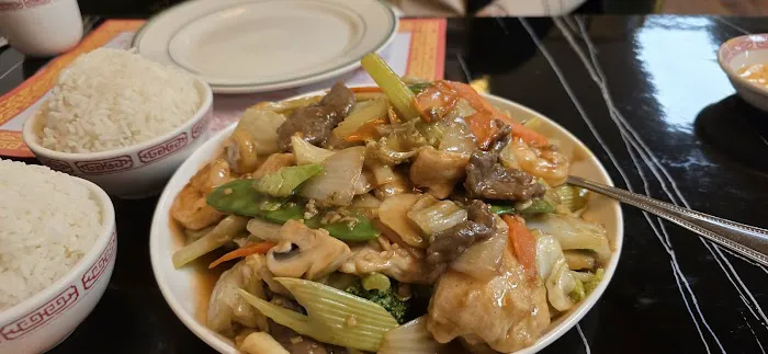 New Peking Chinese Restaurant 9