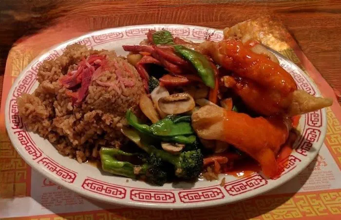 Lum-Yuen Restaurant 6