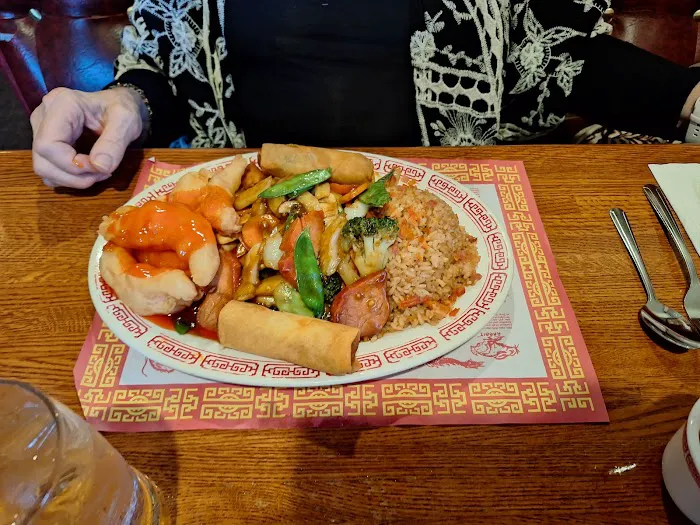 Lum-Yuen Restaurant 8