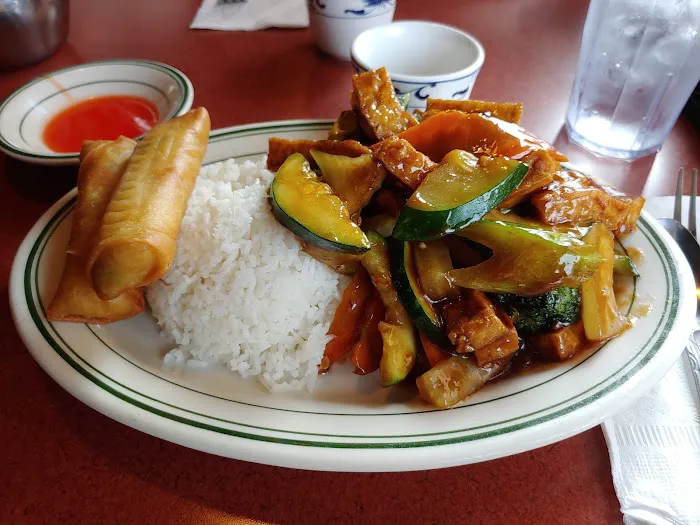 Lucky Garden Chinese Restaurant 3