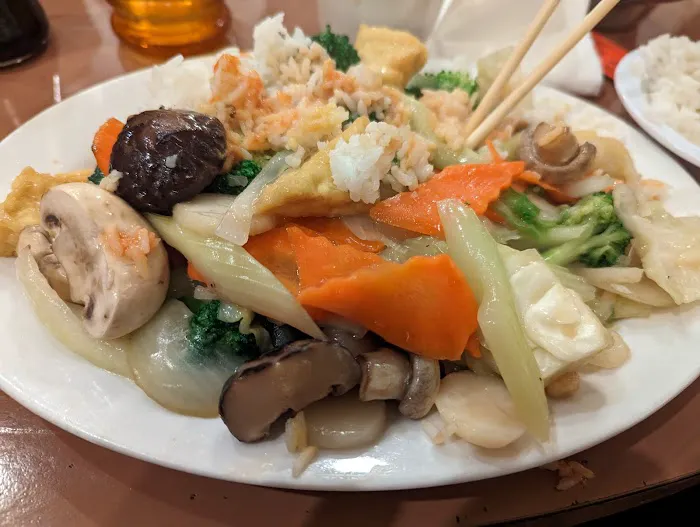 Golden Crown Restaurant 4