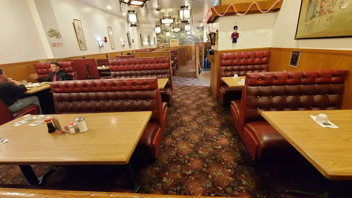 Golden Crown Restaurant 8