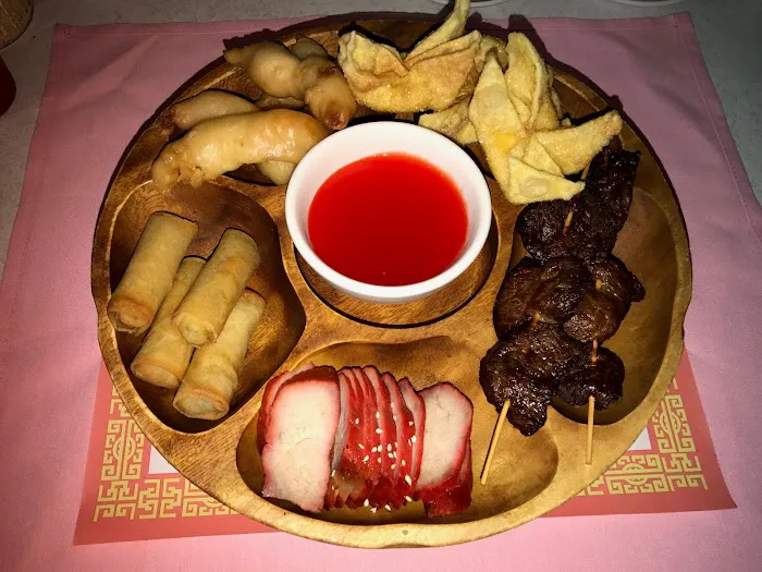 Gold Dragon Restaurant 8