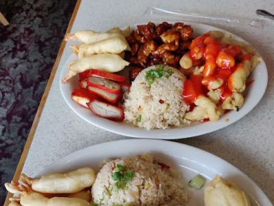 Red Apple | Restaurant & Lounge 0