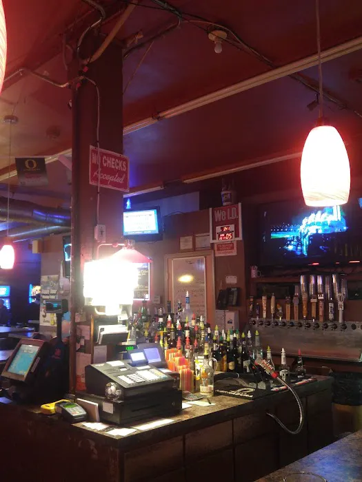 Red Apple | Restaurant & Lounge 9