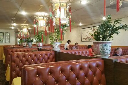 Golden Palace Restaurant & Lounge