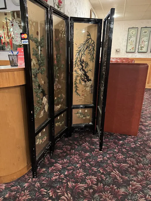 Golden Palace Restaurant & Lounge 9
