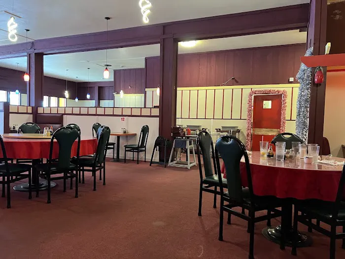 Kim Bowl Restaurant & Lounge 8