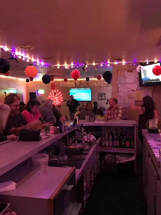 Yan's Chinese Restaurant & Lounge 3