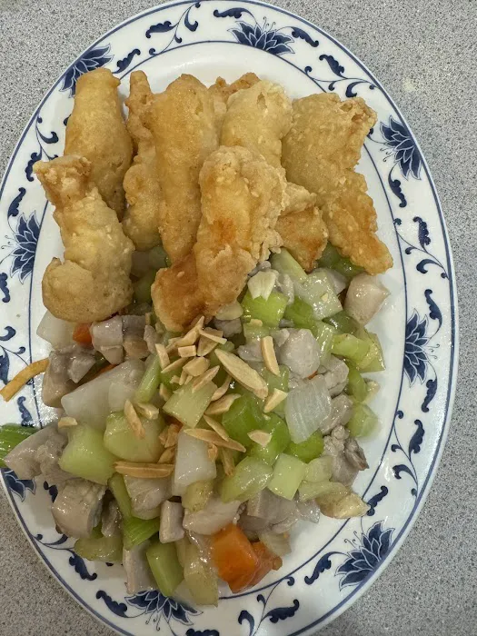 Yan's Chinese Restaurant & Lounge 2