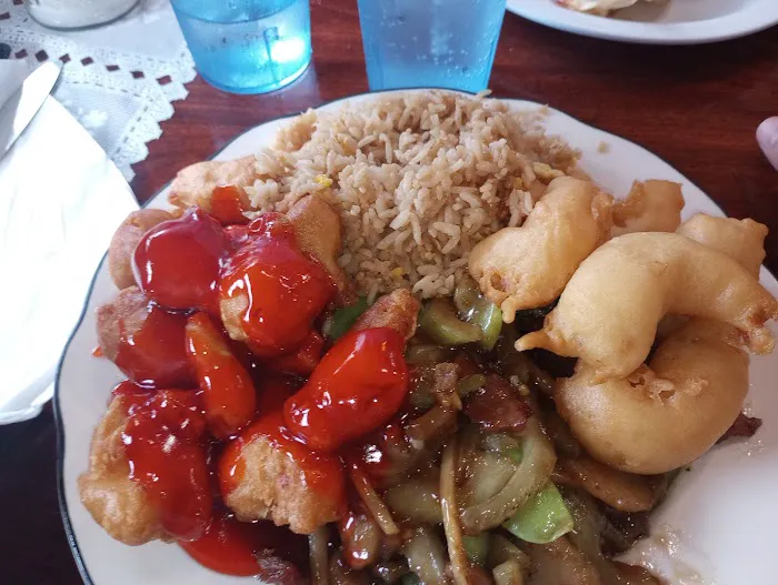 Fei’s Carriage Restaurant & Lounge 5