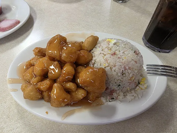 Main Moon Restaurant 4