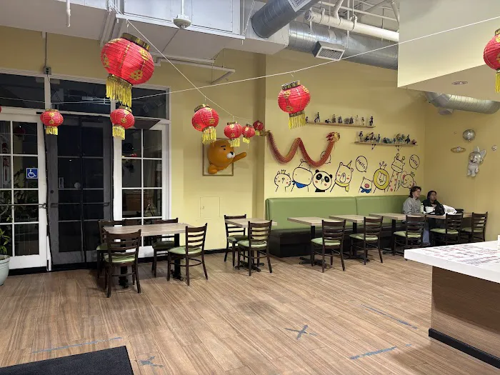 Mom Wong Kitchen 1