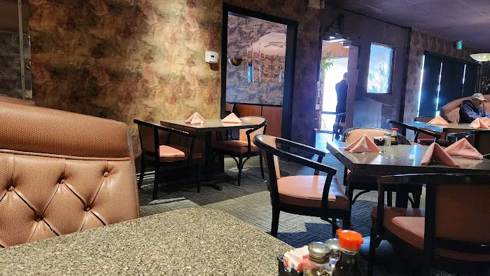 Peking Inn Restaurant 5