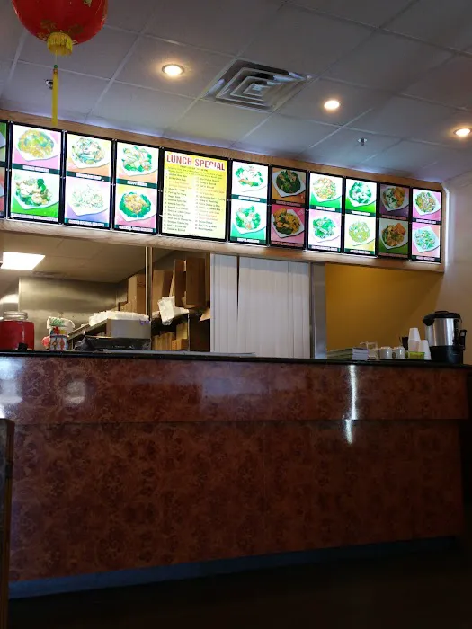 Yummy Wok Chinese Restaurant 6