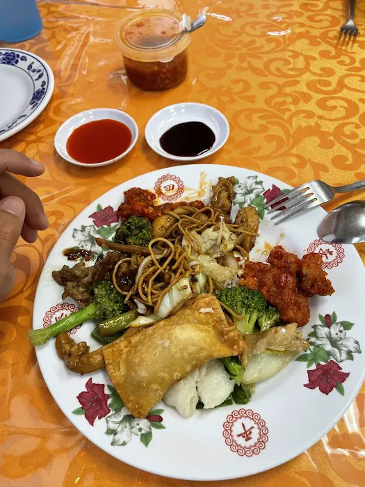 Royal Palace Restaurant 7