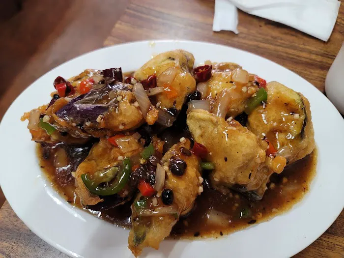 Hong Nien Chinese Restaurant 9