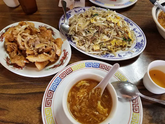 Hong Nien Chinese Restaurant 10