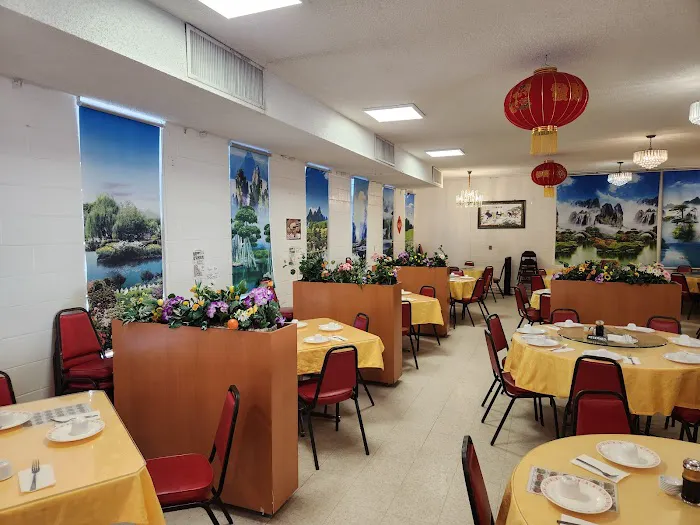 Au's Garden Chinese Restaurant 6