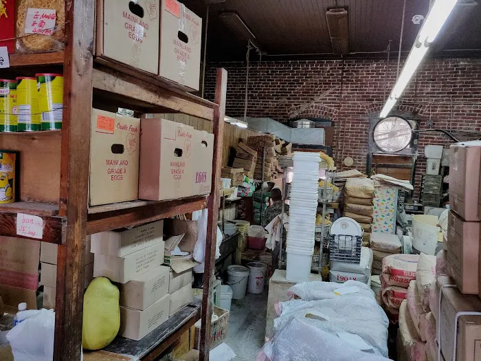 Yat Tung Chow Noodle Factory 周一統麵廠 1