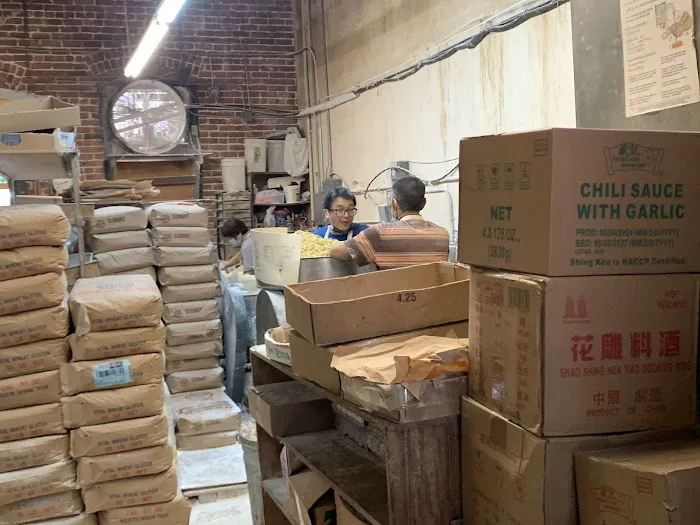 Yat Tung Chow Noodle Factory 周一統麵廠 9