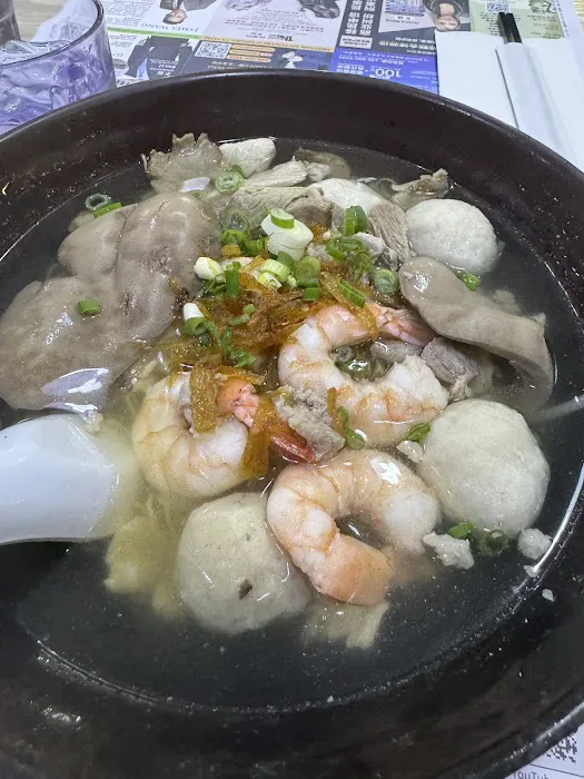 Macky's Noodle House 1