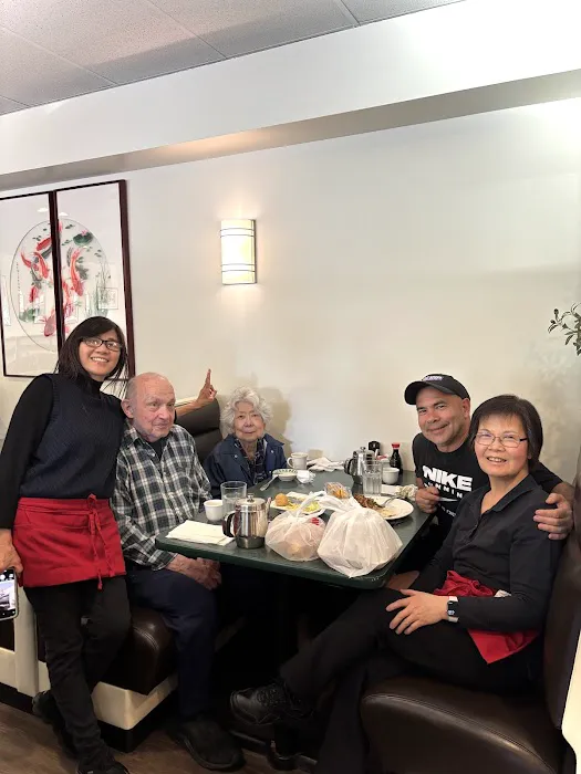 August Moon Chinese Restaurant 1