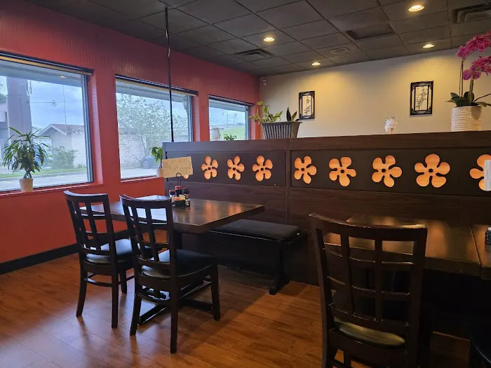 Cheng's Restaurant and Bar 8