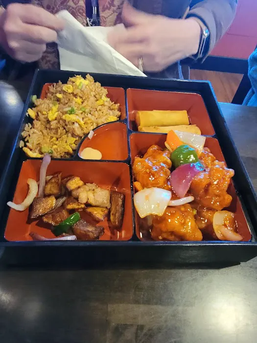 Cheng's Restaurant and Bar 7